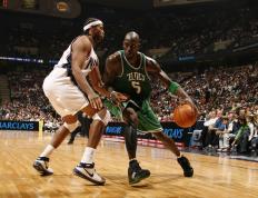 开云体育中国-钉板！戈贝尔将七年质疑钉在总决赛的篮板上