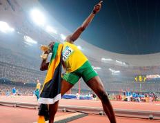 开云体育中国-当巴萨的脑与比利时的铁血相遇，一个中场大师如何导演战术压制