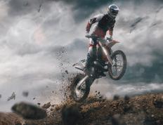 开云平台-赛道上的终极博弈，银剑出鞘绝杀红鬃烈马，佩雷兹孤胆英雄闪耀全场