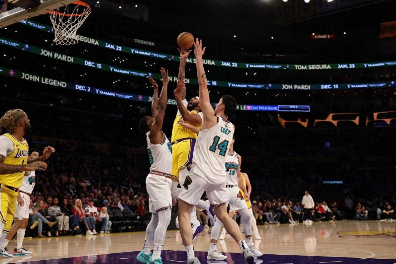 开云体育入口-NBA球队交易市场再起波澜球迷猜测纷纷