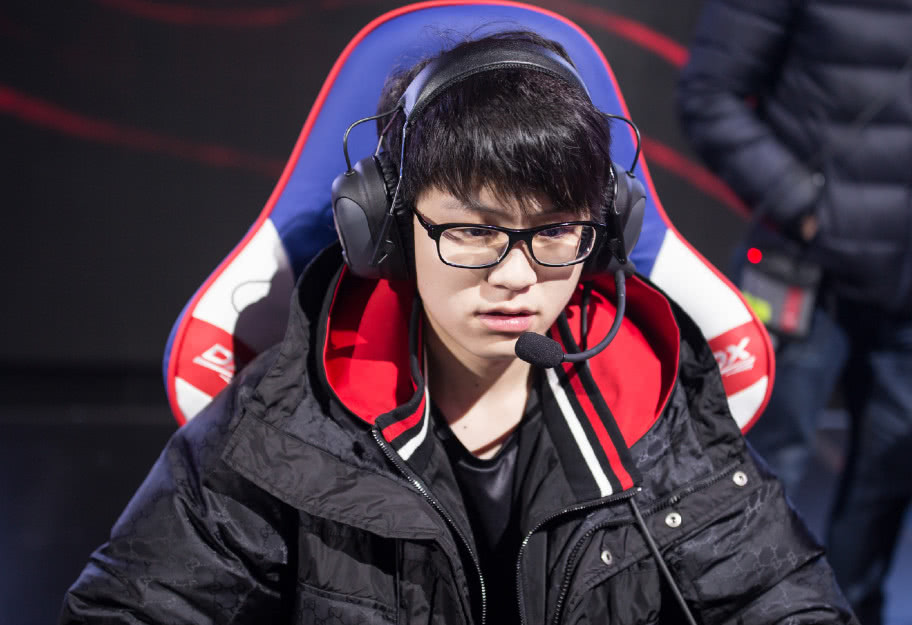 开云平台-包含NS险胜KT，Meiko打出惊人五杀峡谷大战2025世界赛，强势挺进下一轮的词条