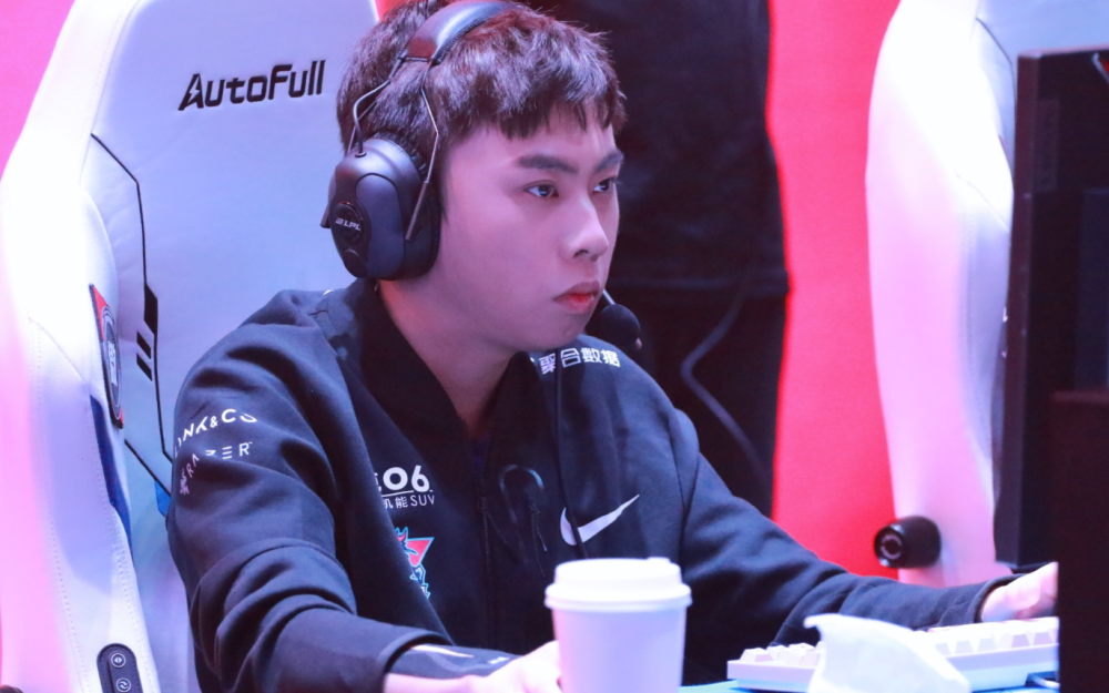 开云体育app-C9碾压T1,Zeus拿下关键大龙顶尖较量淘汰赛,技惊四座的简单介绍