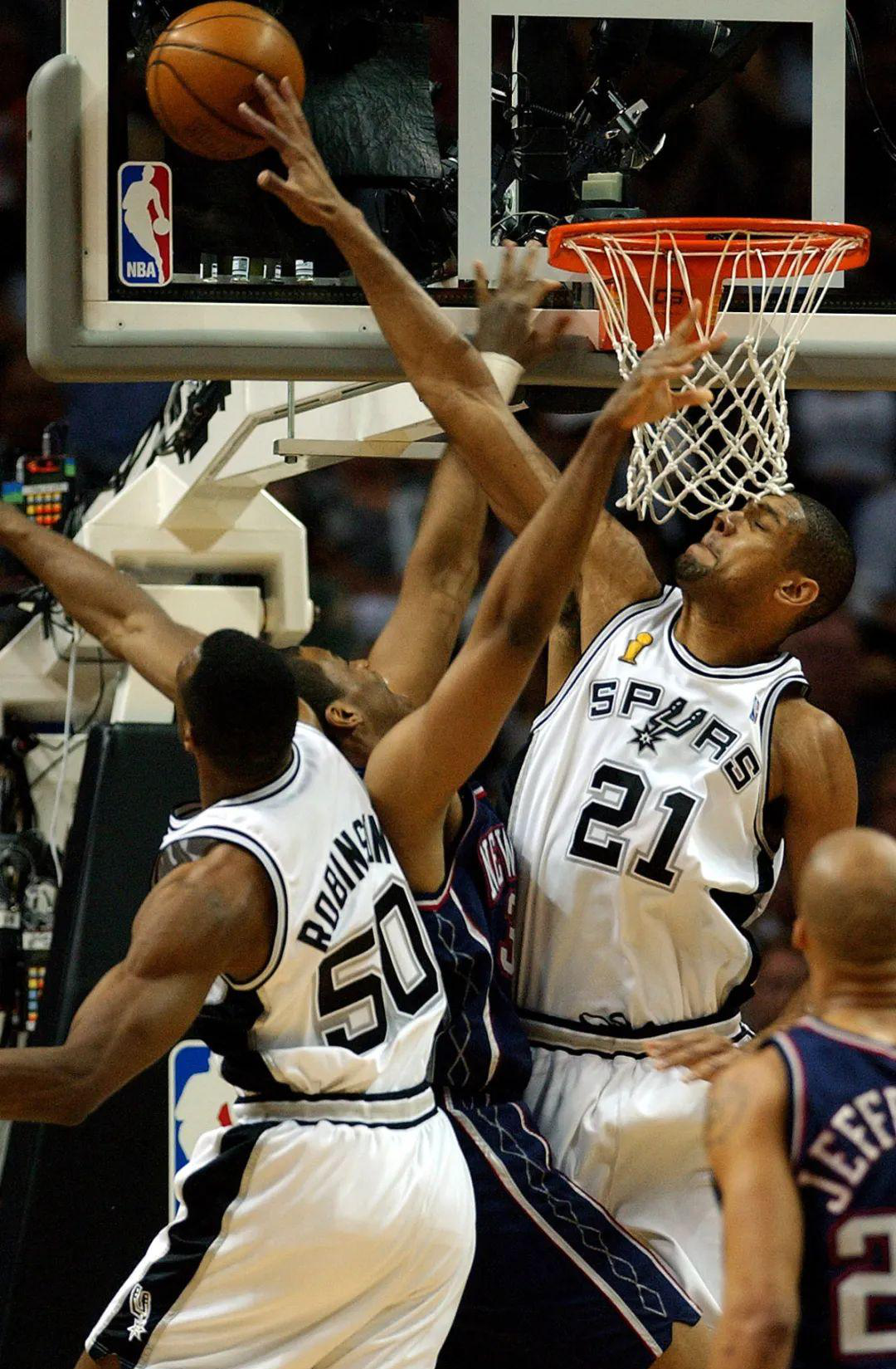 开云体育平台APP-关于伯恩茅斯攻击难以突破，战术调整势在必行的信息