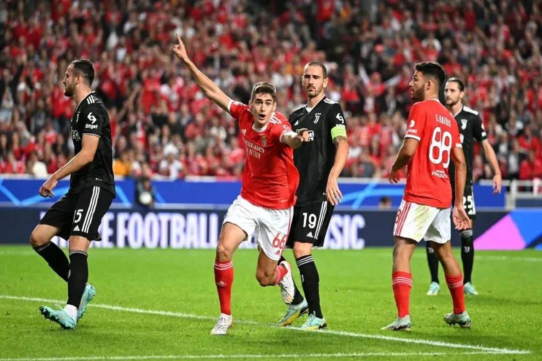 开云下载-摩纳哥客场击败波尔多,豪夺冠军