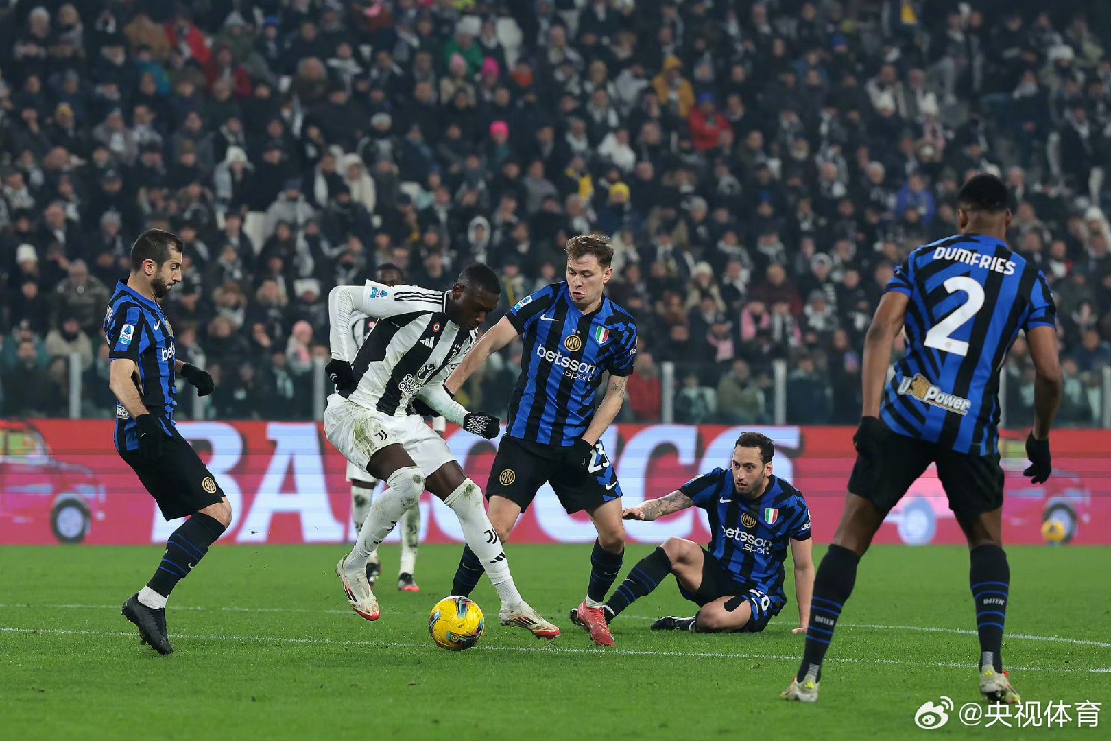 开云体育在线-尤文横扫曼联，莫德里奇点燃赛场