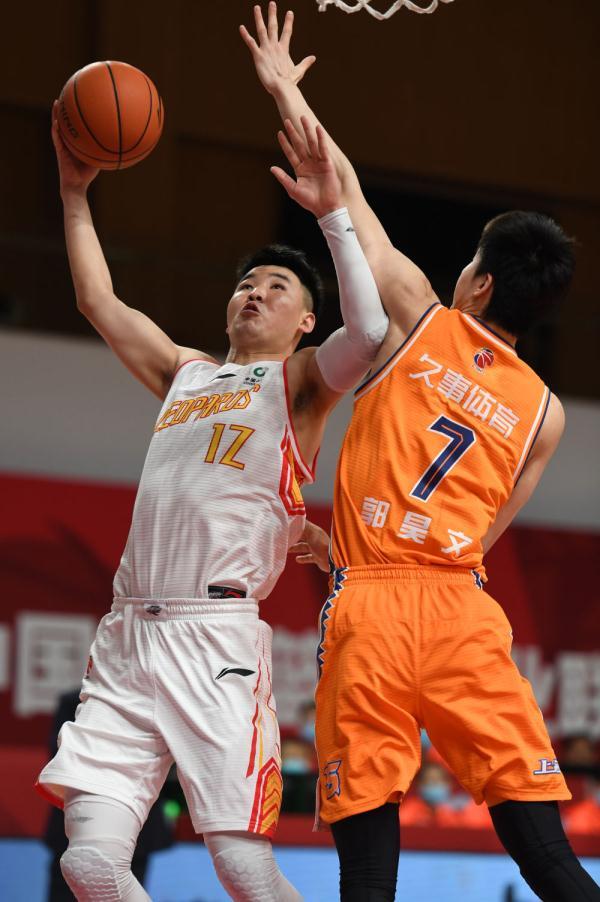 开云体育-关于深圳队力克上海队，欧文惊艳四座的信息