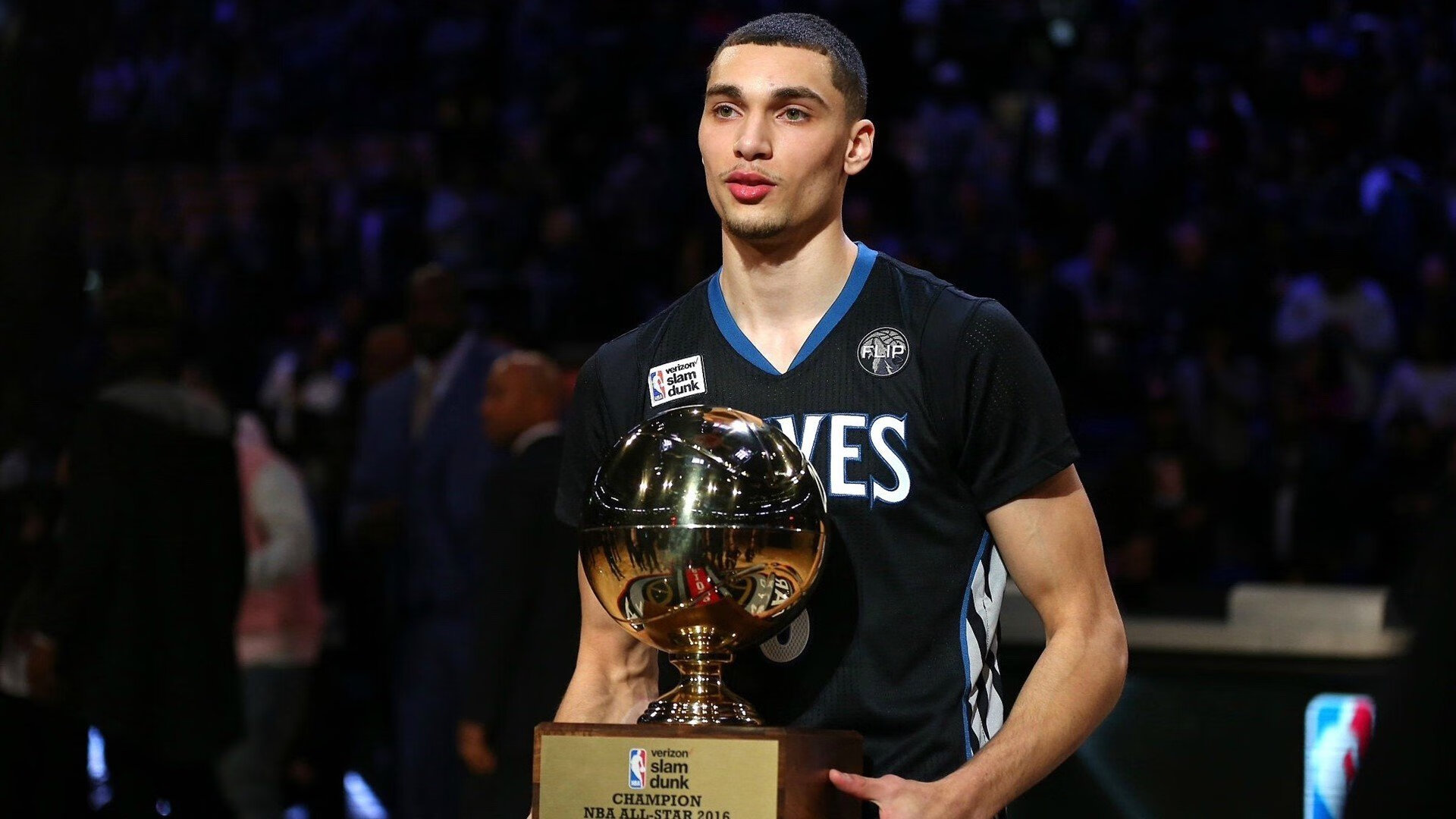 开云体育-当进攻的烟花散尽,戈贝尔在总决赛筑起隐形高墙,重塑冠军定义